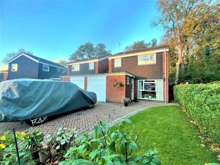 3 Bedroom Link Detached House To Rent In Boyatt Wood, SO50