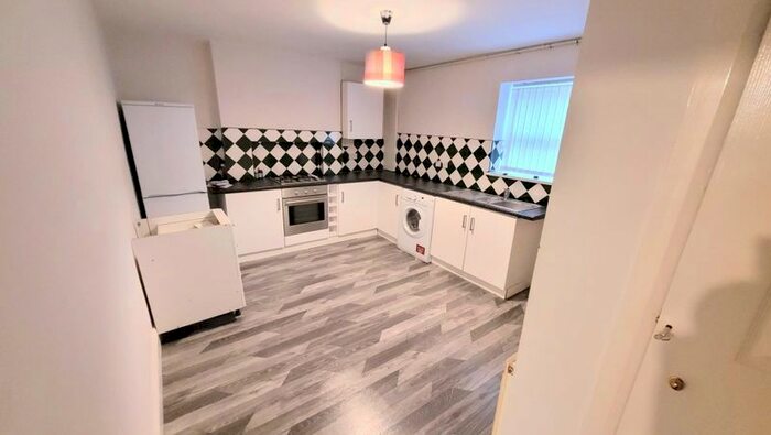 2 Bedroom Terraced House To Rent In Daisy Hill Lane, Bradford, BD9