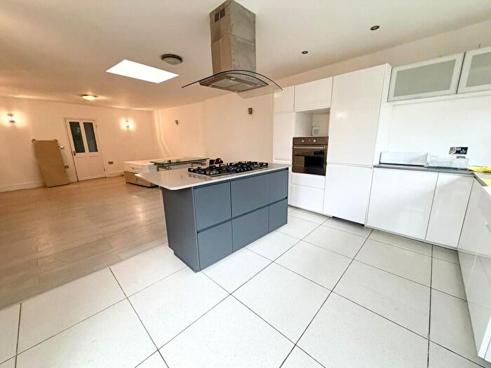 3 Bedroom Semi Detached House To Rent In Warwick Road, London, E4