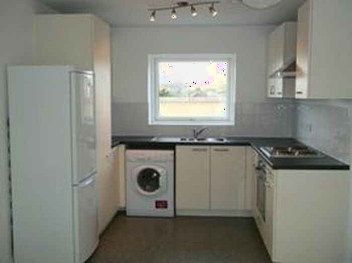 2 Bedroom Flat To Rent In Cotterells, Hemel Hempstead, HP1