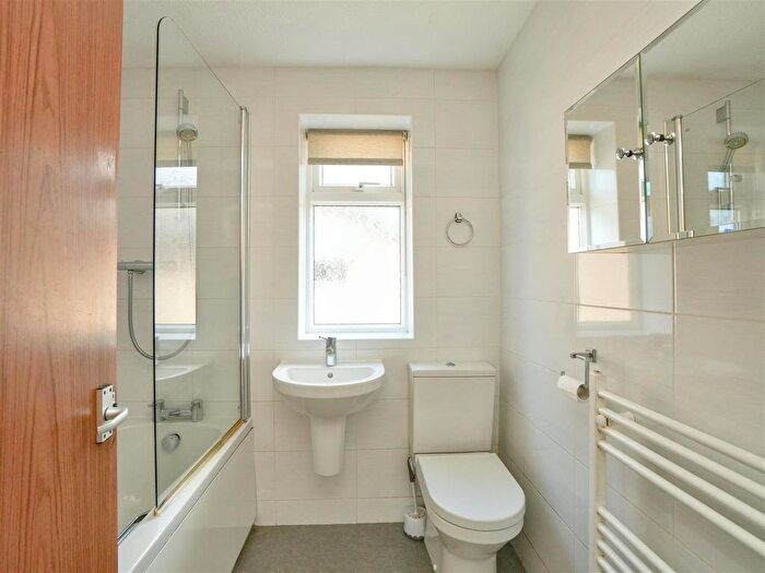 2 Bedroom Detached Bungalow For Sale In Barley View, Wigginton, York, YO32