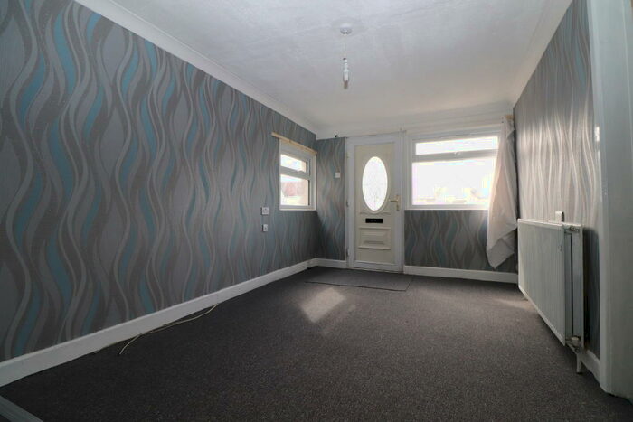 2 Bedroom Bungalow To Rent In Sunbeam Avenue, Jaywick, CO15