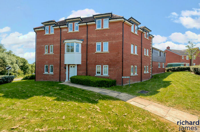 2 Bedroom Apartment For Sale In The Meux, Royal Wootton Bassett, SN4