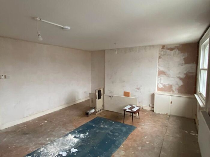 1 Bedroom Flat For Sale In Flat C, Oberstein Road, London, SW11