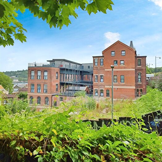 1 Bedroom Apartment For Sale In New Road, Rochester, ME1