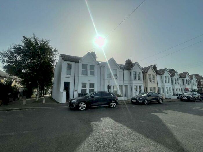 Studio To Rent In Ruskin Road, Hove, East Sussex, BN3