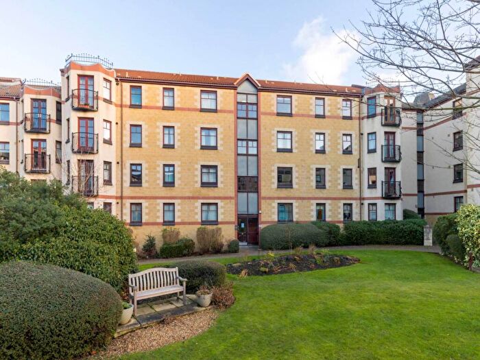 2 Bedroom Flat To Rent In West Bryson Road, Polwarth, Edinburgh, EH11