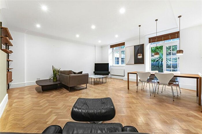 2 Bedroom Apartment To Rent In Rosebery Avenue, London, EC1R