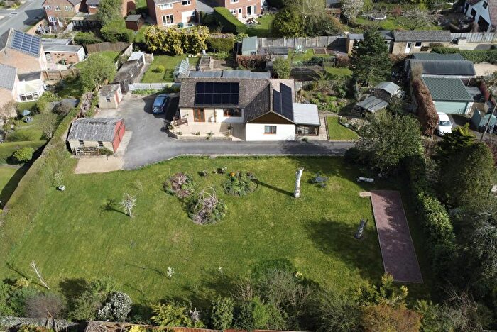 3 Bedroom Detached Bungalow For Sale In Highworth Road, Faringdon, SN7