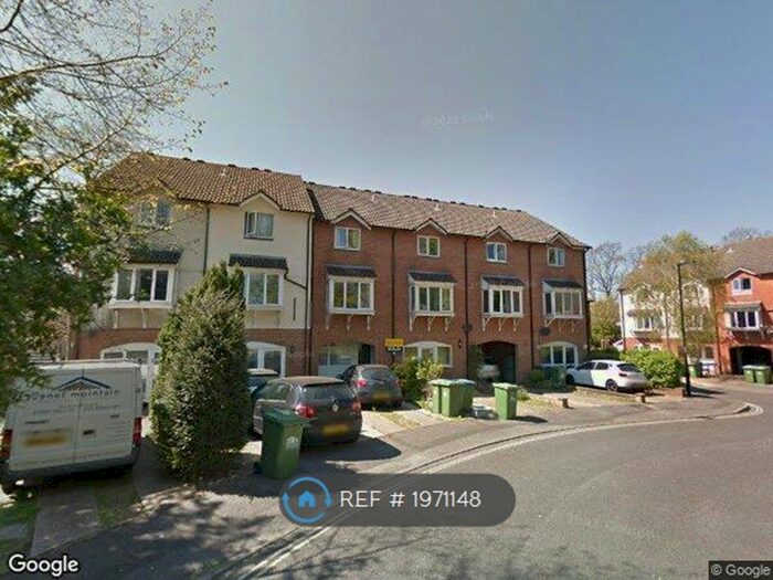 7 Bedroom Semi-Detached House To Rent In Berkeley Close, Southampton, SO15