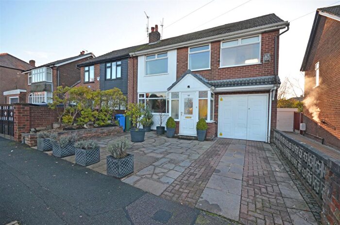 4 Bedroom Semi-Detached House For Sale In Grosvenor Road, Hyde, SK14