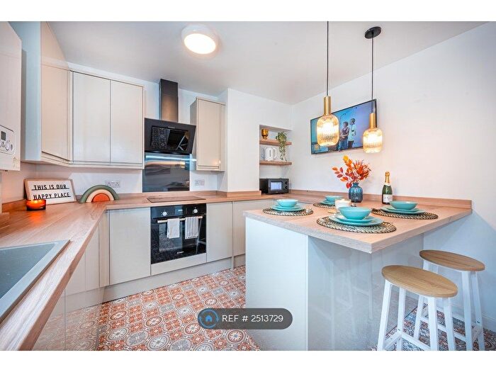 4 Bedroom Semi-Detached House To Rent In Lydney Road, Southmead, Bristol, BS10