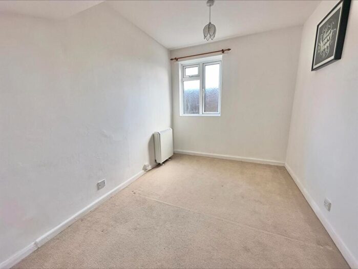 1 Bedroom Flat To Rent In Piddinghoe Avenue, Peacehaven, BN10