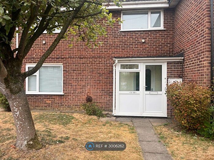 3 Bedroom End Of Terrace House To Rent In Walcot Close, Norwich, NR5