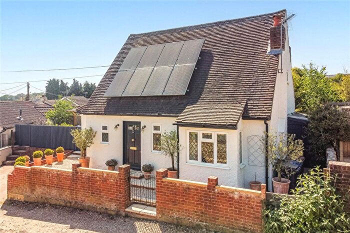 2 Bedroom Detached House For Sale In Hereford Lane, Farnham, GU9