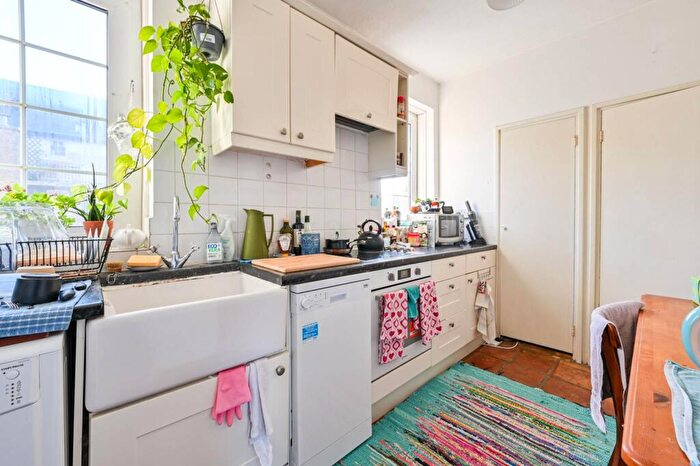 1 Bedroom Flat To Rent In Dellow Street, Shadwell, London, E1