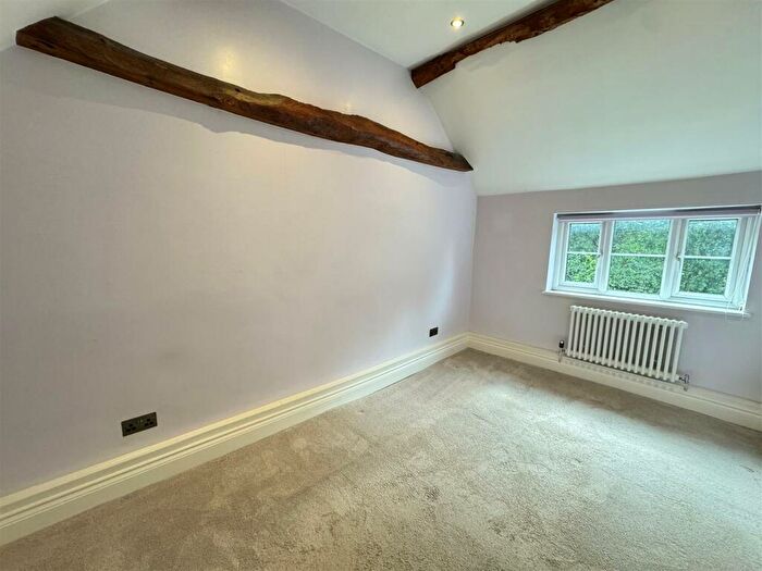 2 Bedroom Cottage To Rent In Terrick Row, Terrick, HP17