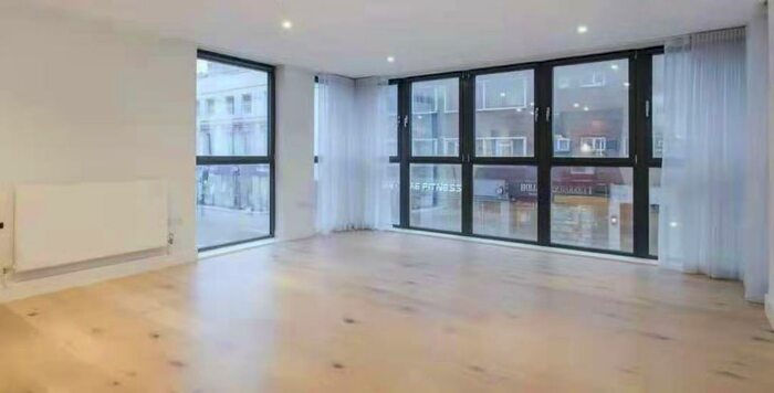 2 Bedroom Flat To Rent In Ellesmere Court, London, SW10