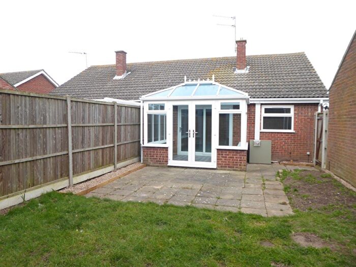 2 Bedroom Semi-Detached Bungalow To Rent In Bridge Meadow, Hemsby, Great Yarmouth, NR29
