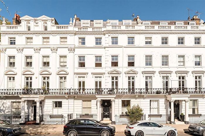 2 Bedroom Flat For Sale In Oakley Street, Chelsea, SW3