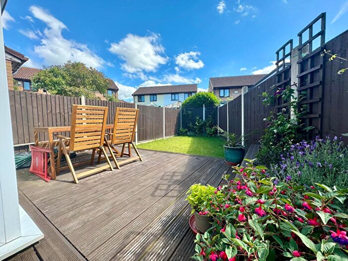 3 Bedroom Semi-Detached House For Sale In Wesley Close, Bristol, BS5