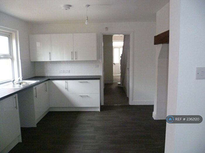 5 Bedroom Semi-Detached House To Rent In Richmond Park Road, Bournemouth, BH8