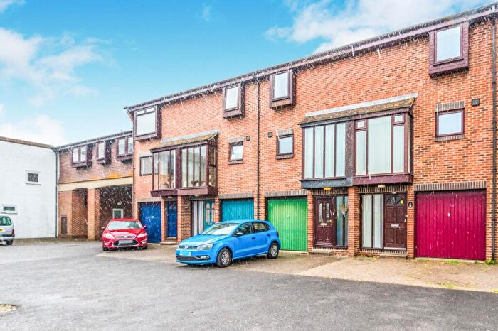 3 Bedroom House To Rent In Rampart Row, Gosport, PO12