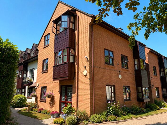 1 Bedroom Flat For Sale In Moorside Road, Ferndown, BH22