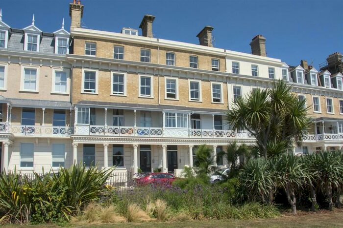 2 Bedroom Flat To Rent In Heene Terrace, Worthing, BN11