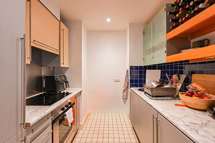 2 Bedroom Flat To Rent In Assam Street, Aldgate, London, E1