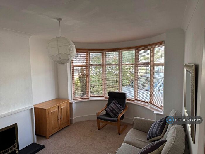 4 Bedroom Semi-Detached House To Rent In Wharton Road, Oxford, OX3