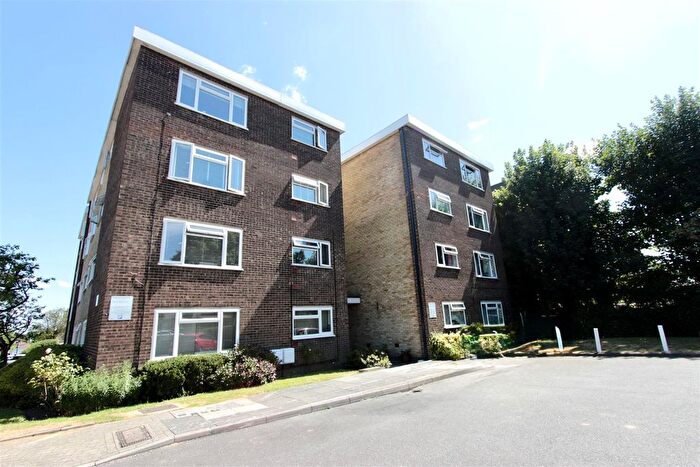 1 Bedroom Flat For Sale In Windsor Court, Southgate, N14