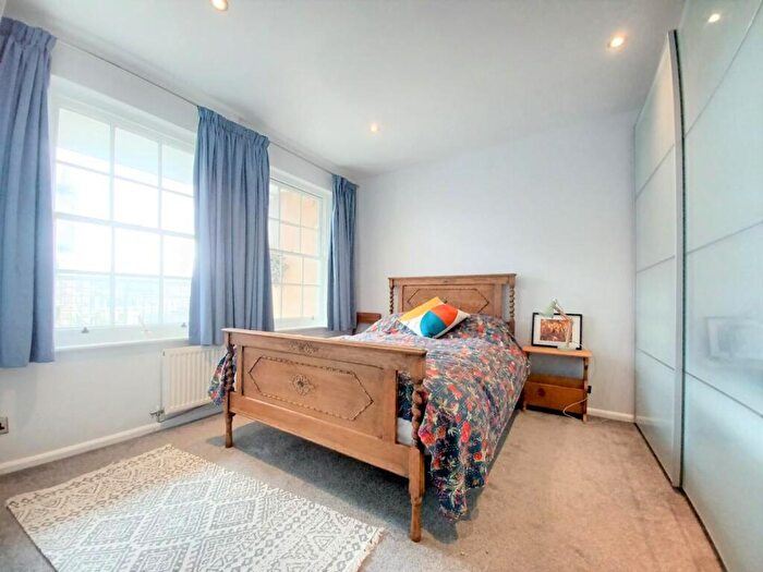 2 Bedroom Apartment To Rent In Norfolk Crescent, BA1
