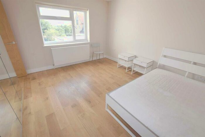 Flat To Rent In Rosemary Avenue, Finchley, N3