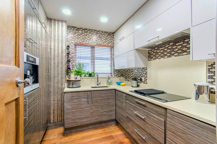 2 Bedroom Flat To Rent In Riffel Road, Willesden Green, London, NW2