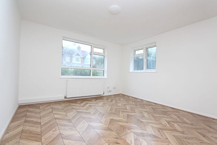 1 Bedroom Flat To Rent In Pinner Road, Pinner, HA5