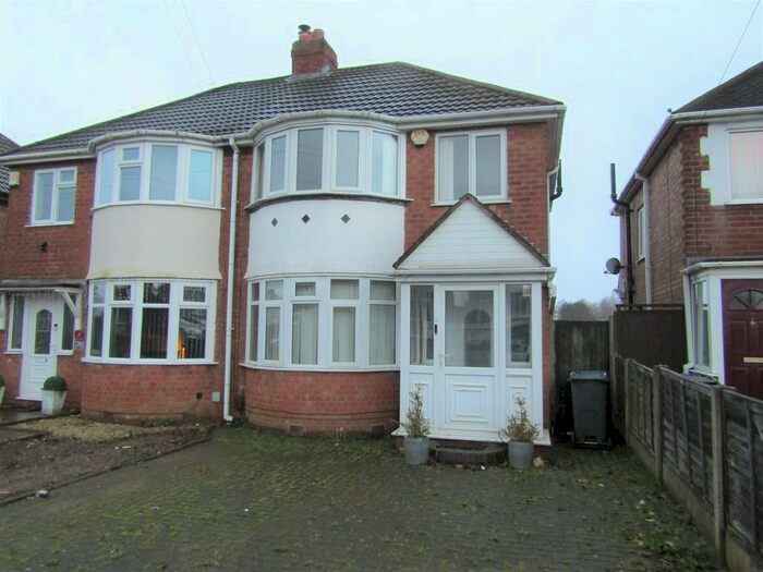 3 Bedroom Semi-Detached House To Rent In Mildenhall Road, Great Barr, Birmingham, B42