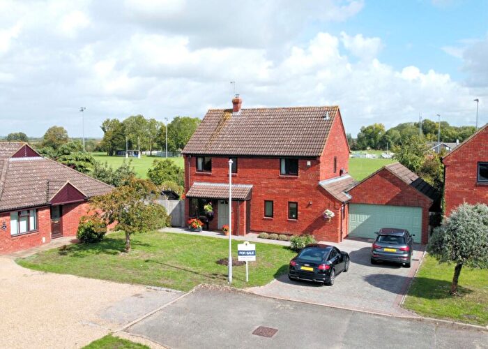 4 Bedroom Detached House For Sale In Bye Green, Weston Turville, HP22