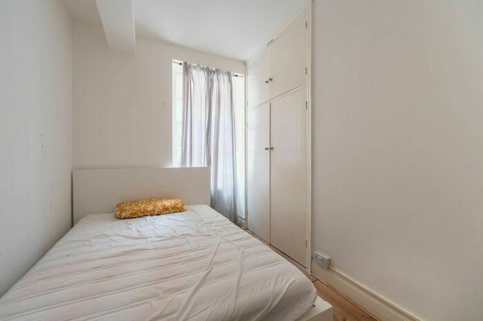 3 Bedroom Flat To Rent In Ralph Court, Queensway, London, W2