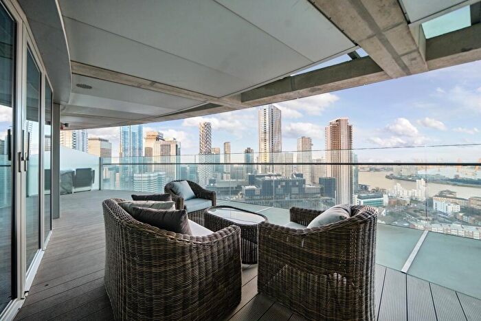 1 Bedroom Flat For Sale In Crossharbour Plaza London, E14