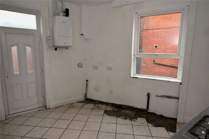2 Bedroom End Of Terrace House For Sale In Balfour Street, Oldham, OL4