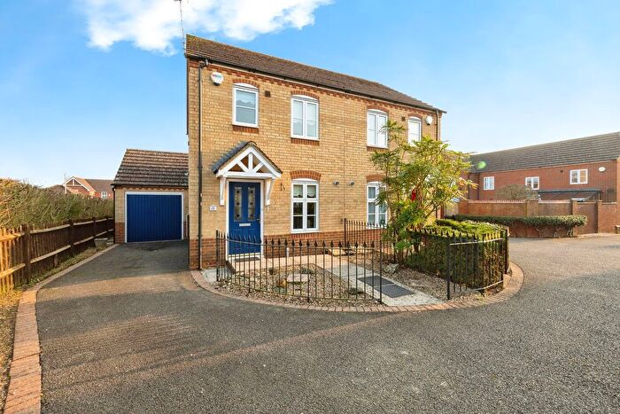 2 Bedroom Semi-Detached House For Sale In Aylesbury Road, Ashford, TN25