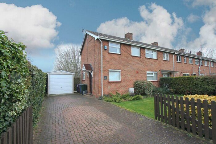 3 Bedroom End Of Terrace House To Rent In Mascord Road, Banbury, Oxon, OX16