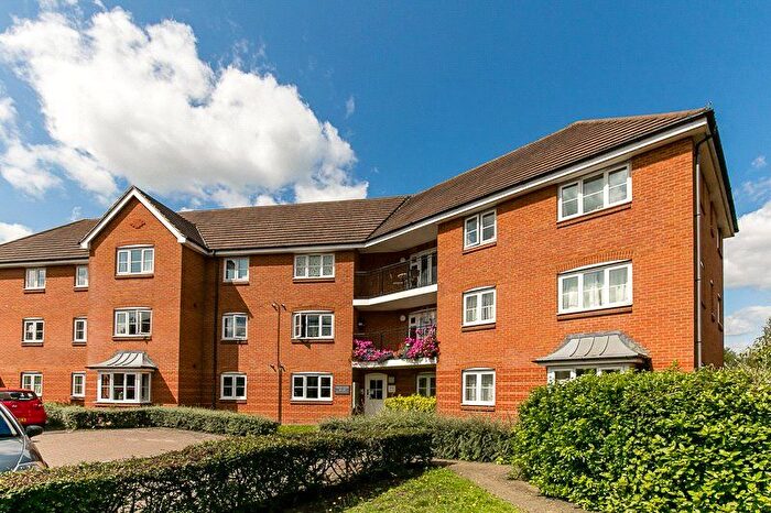 2 Bedroom Flat For Sale In Tylehurst Drive, Redhill, Surrey, RH1