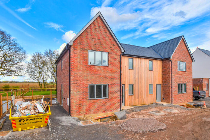 3 Bedroom Semi-Detached House For Sale In Watchouse Road, Stebbing, CM6