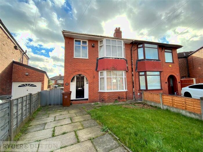 3 Bedroom Semi-Detached House To Rent In Crescent Road, Chadderton, Oldham, OL9