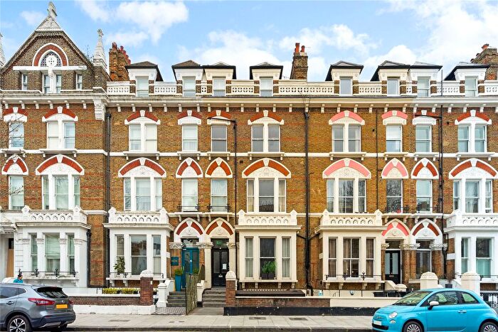 3 Bedroom Flat To Rent In Holland Road, London, W14