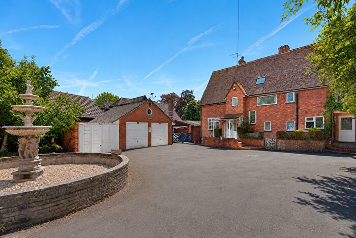 5 Bedroom Detached House For Sale In Ferry Lane, Staines-Upon-Thames, TW19
