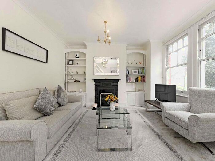 3 Bedroom Property To Rent In Adelaide Grove, London W12