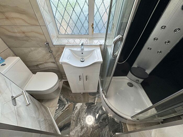 1 Bedroom Flat To Rent In Brabazon Road, Hounslow, TW5